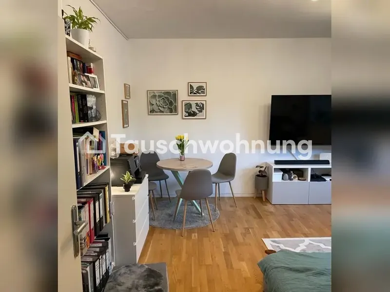 Tauschwohnung: Modernisierte 2 Zimmer Wohnung/ Suche: min 4 Zimmer — photo 1